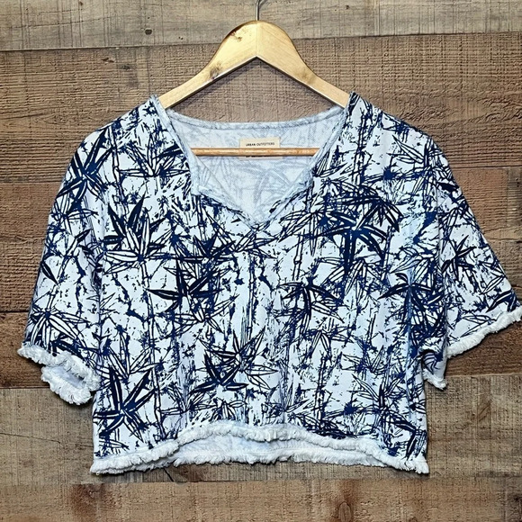 🌻Urban Outfitters White & Blue Tropical Crop Tee Terry Fringe size Small - Picture 1 of 5
